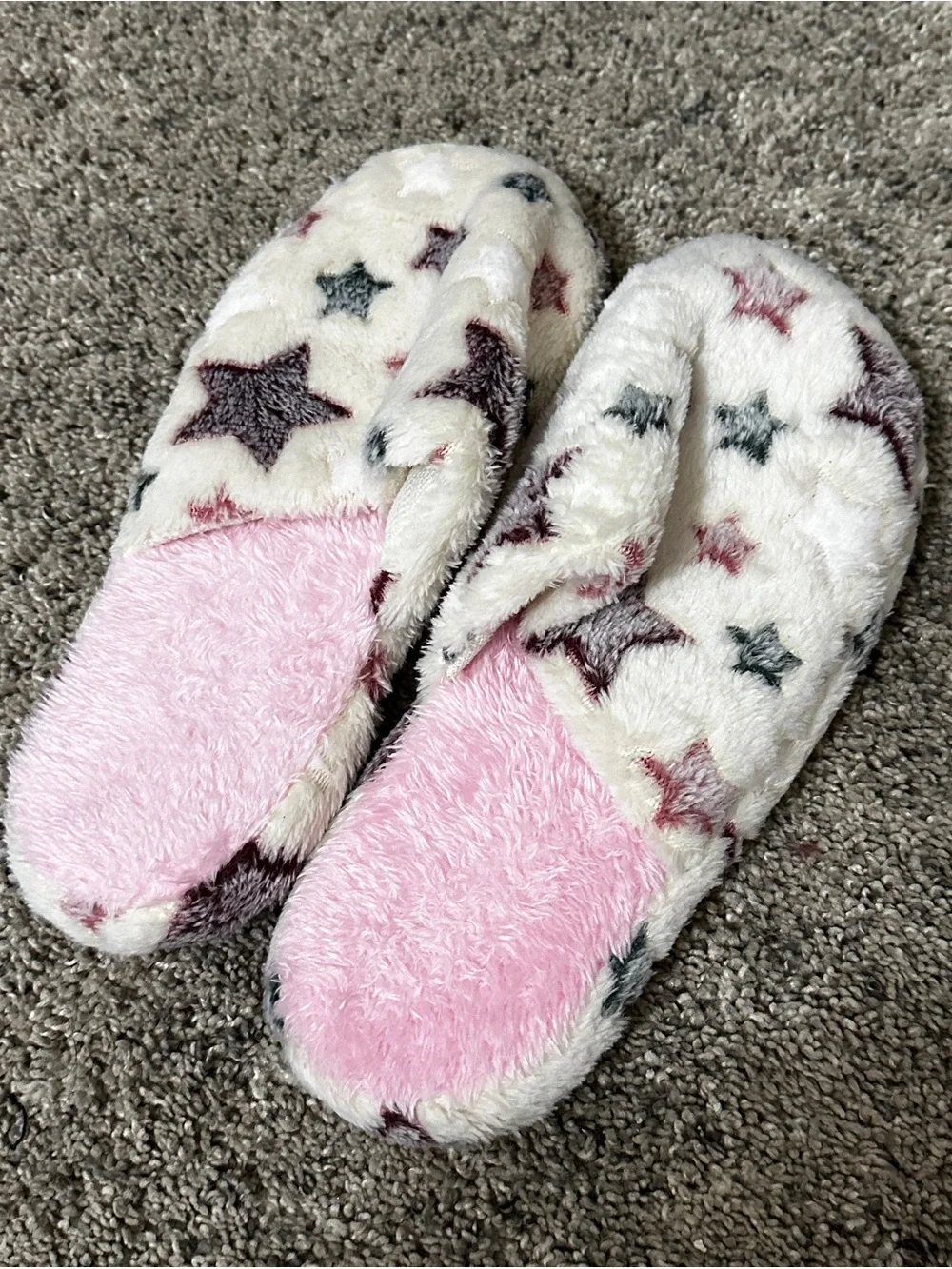 Cozy Star Print Fuzzy Slippers in Pink and Cream